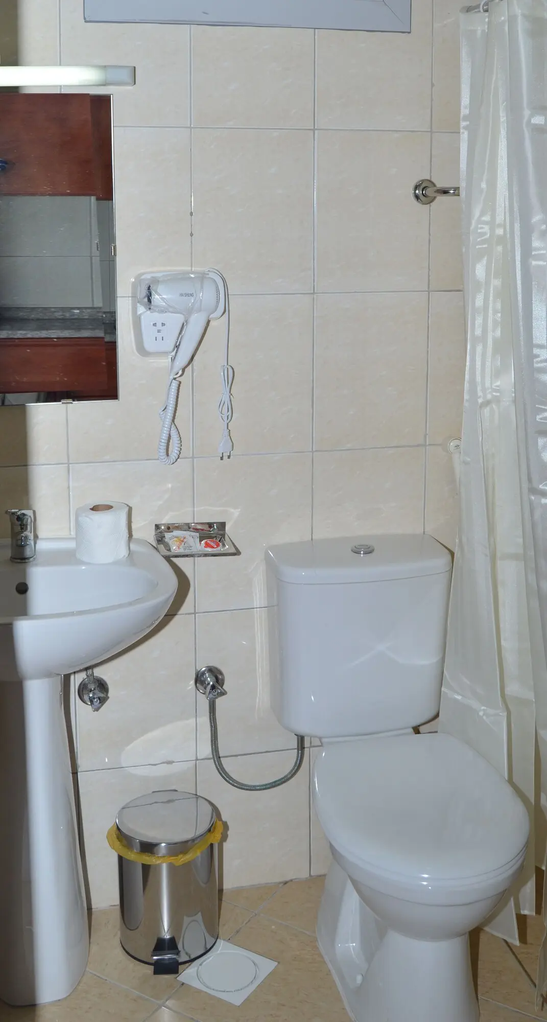 سرویس بهداشتی و حمام هتل آپارتمان الخلیج پلازا دبی